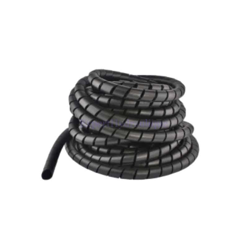 Une protection en spirale noir pour les tuyaux et flexibles hydraulique.