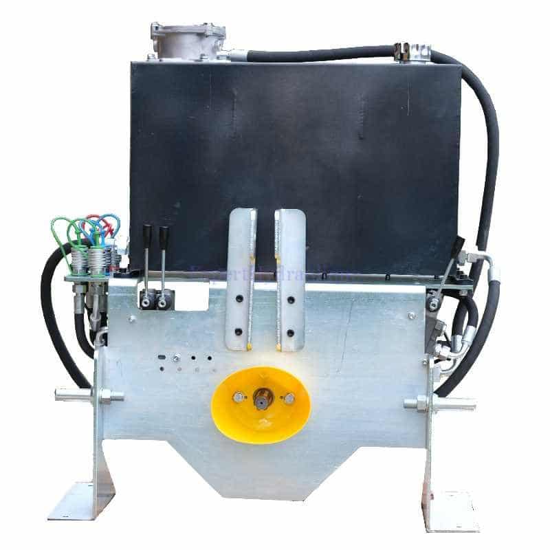 FGCENTPTO40x2L100RESRAD12V Centrale hydraulique sur prise de force. 2 fois 40 lites / minutes à 540 tours. Réservoir 100 litre et radiateur incorporé